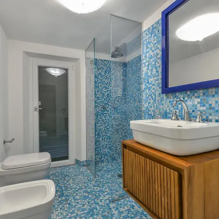 Acqua Luxury Sul Mare * Bagnaia (Livorno)